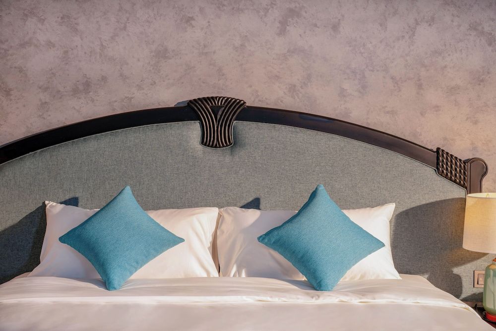 DANKBAAR RESORT Deluxe Double Room, 1 King Bed, Balcony, Garden View 4