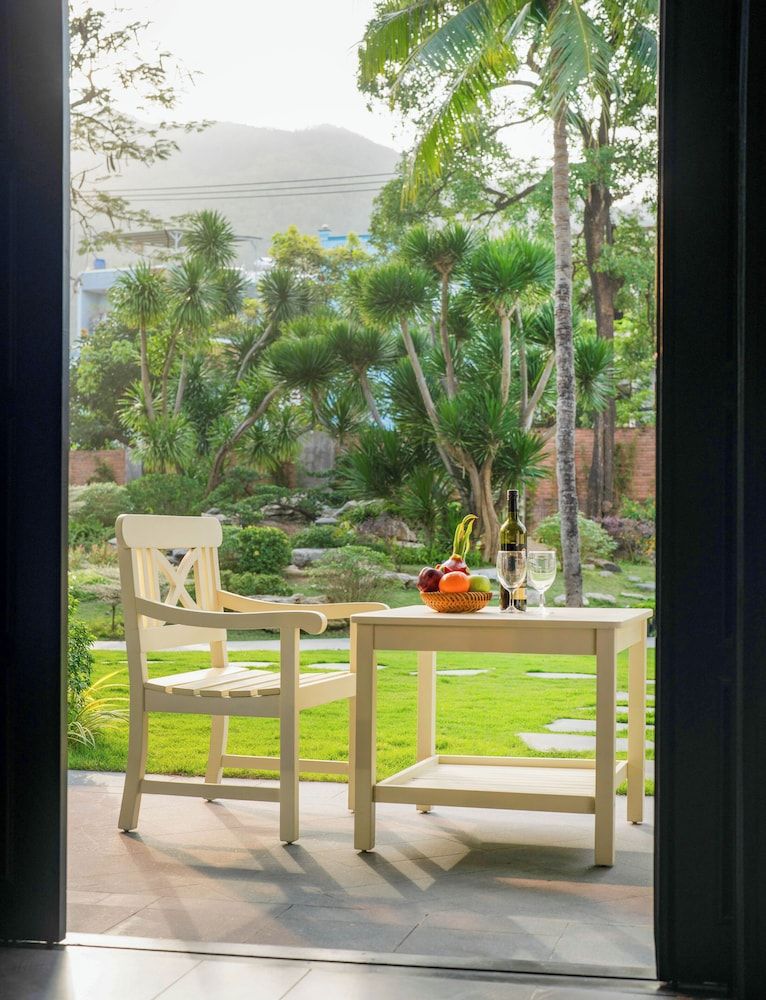 DANKBAAR RESORT Executive Room, 1 King Bed, Bathtub, Garden View 7