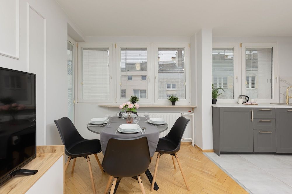 undefined Apartments Old Town Warsaw by Renters 8