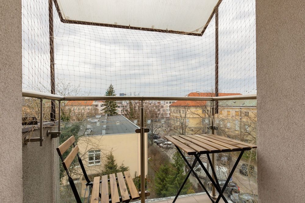 Apartments Old Town Warsaw by Renters Apartment, 2 Bedrooms, Balcony 7