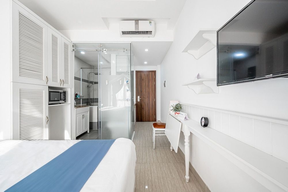 Cozrum Homes - Sonata Residence Premium Apartment 12