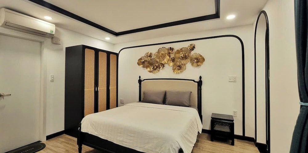 undefined SARGON D'LUXE 4