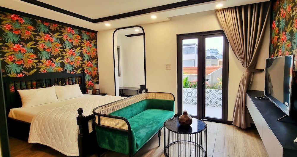 undefined SARGON D'LUXE 6