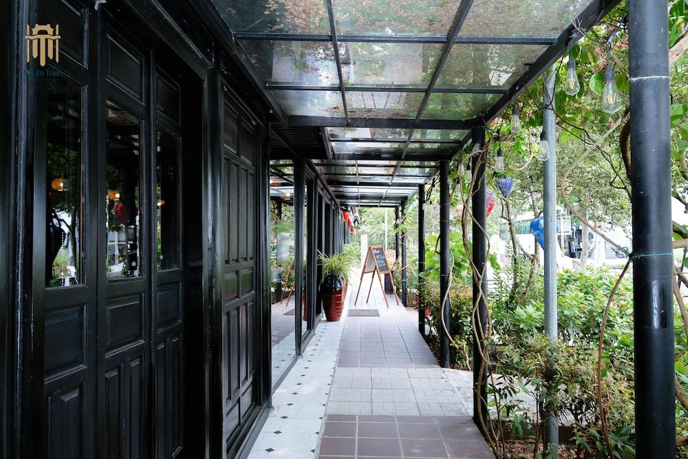 undefined Hoi An Town Home Resort 5