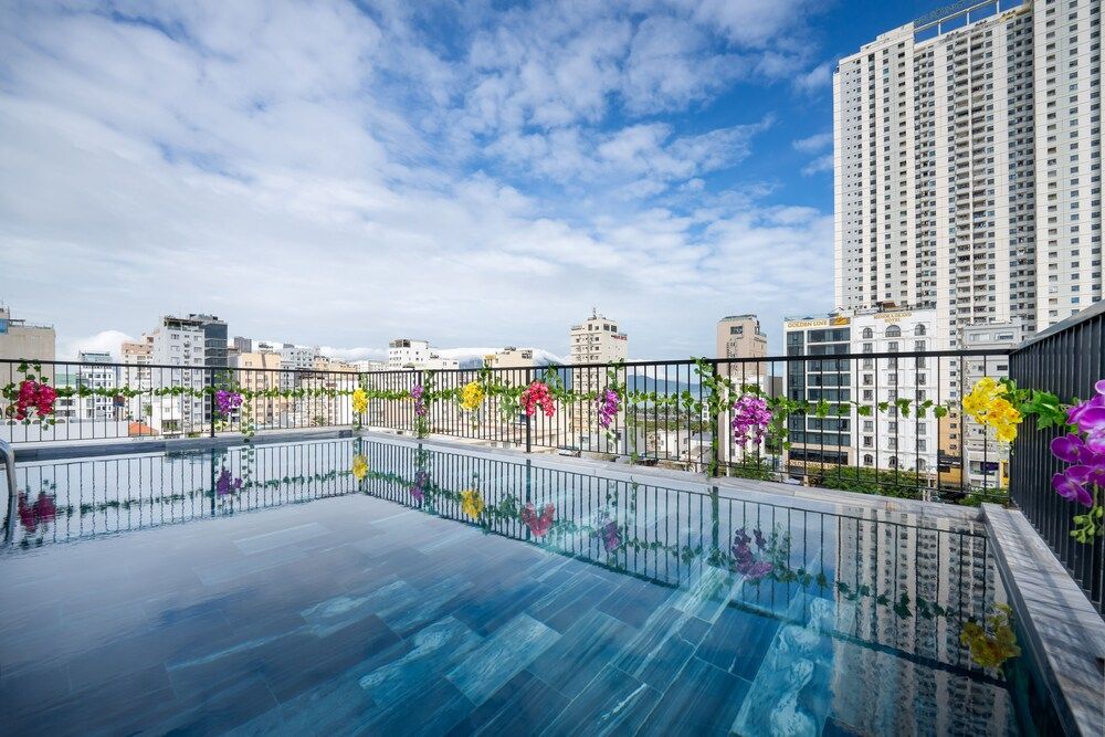 undefined SAMATHA APARTMENT & HOTEL 5