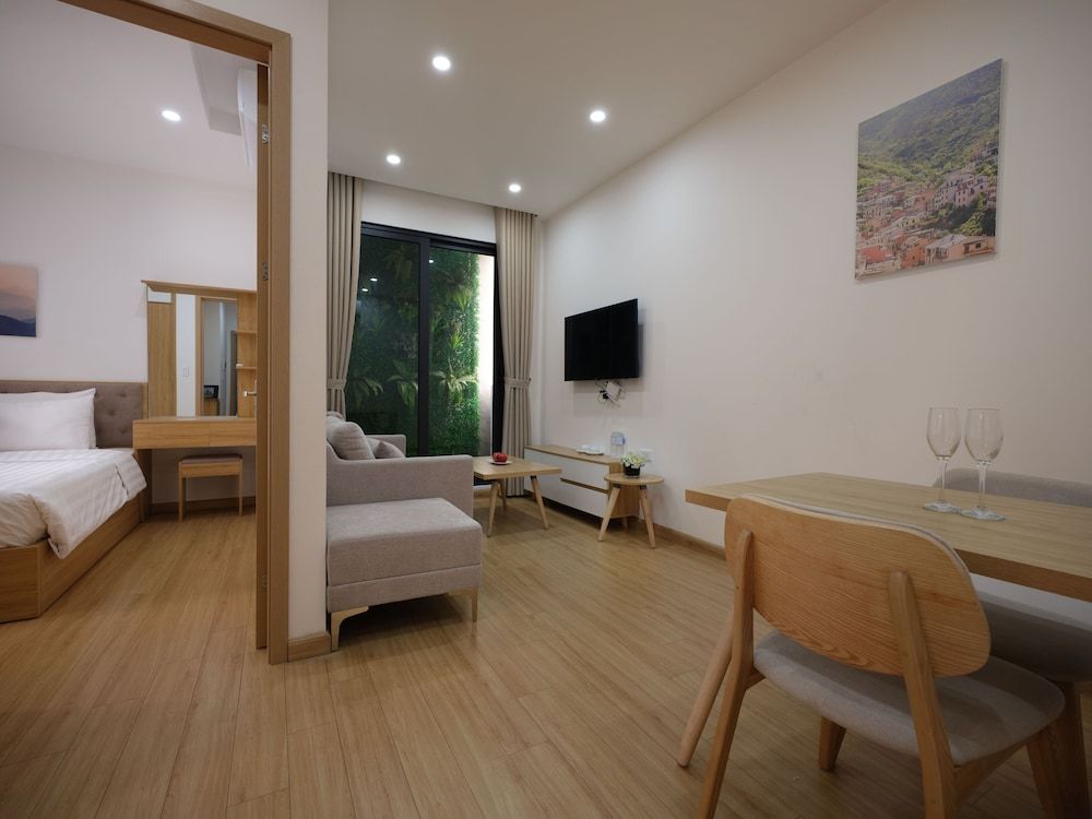 undefined MoonLight Tay Ho 2