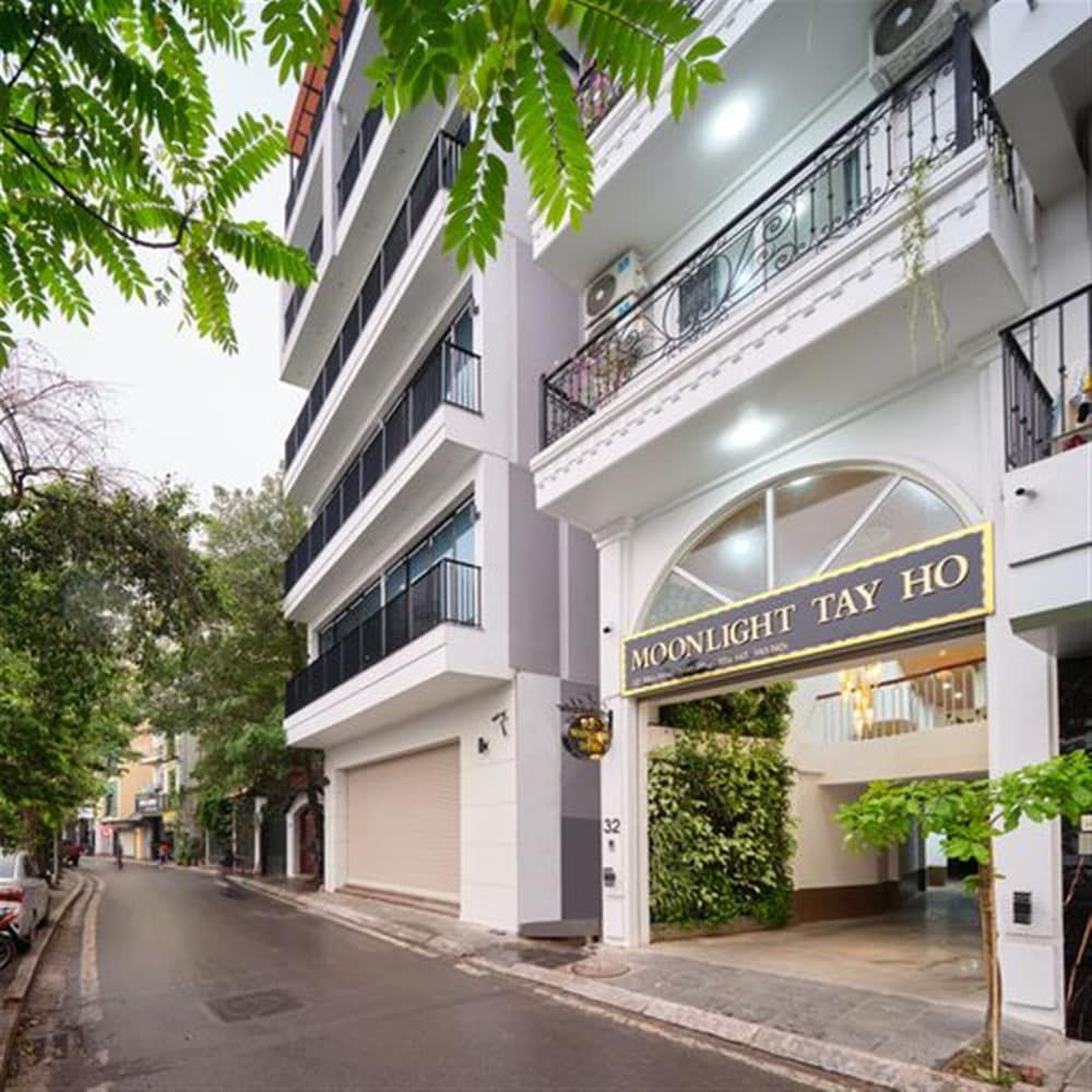 undefined MoonLight Tay Ho 7