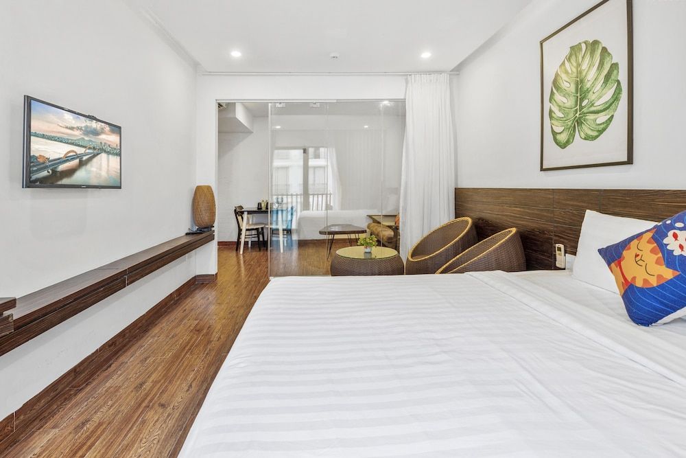 Kiss Hotel and Apartment Da Nang Presidential Studio Suite, 1 Bedroom, Kitchen, Ocean View 3