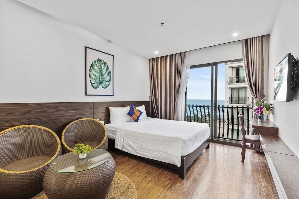 Kiss Hotel and Apartment Da Nang Presidential Studio Suite, 1 Bedroom, Kitchen, Ocean View 5