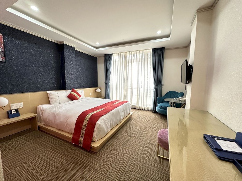 undefined Capital O 1177 Saigon Sweet Hotel 3