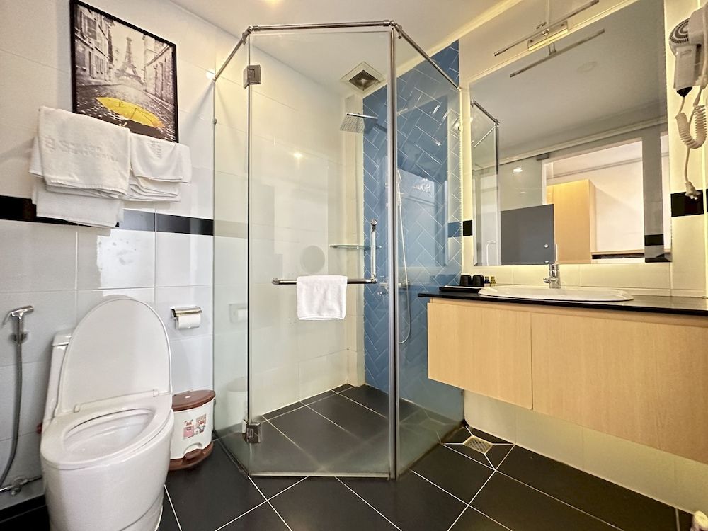 Capital O 1177 Saigon Sweet Hotel Standard Double Room 6