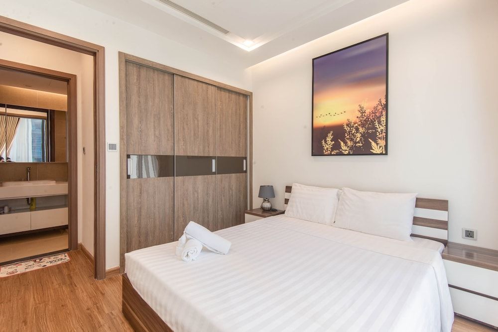 undefined Vinhomes Metropolis 2