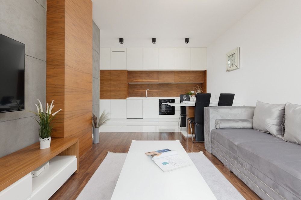 Glamorous Apartment Wilanow by Renters Apartment, 2 Bedrooms, Balcony 11