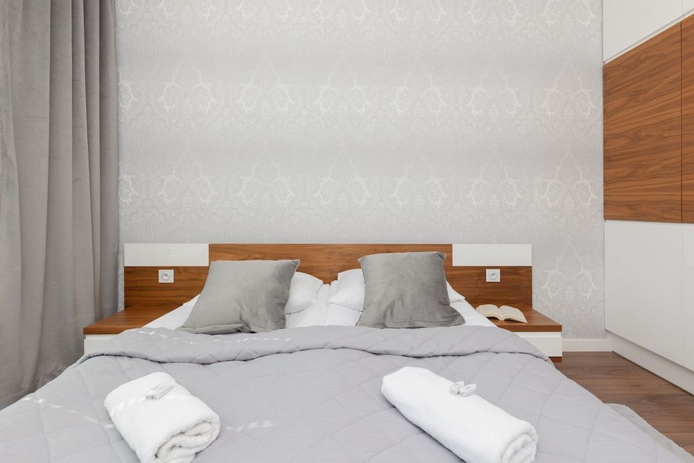 undefined Glamorous Apartment Wilanow by Renters 9