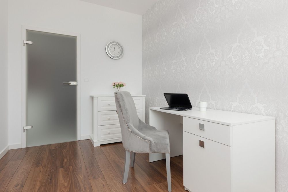 undefined Glamorous Apartment Wilanow by Renters 10