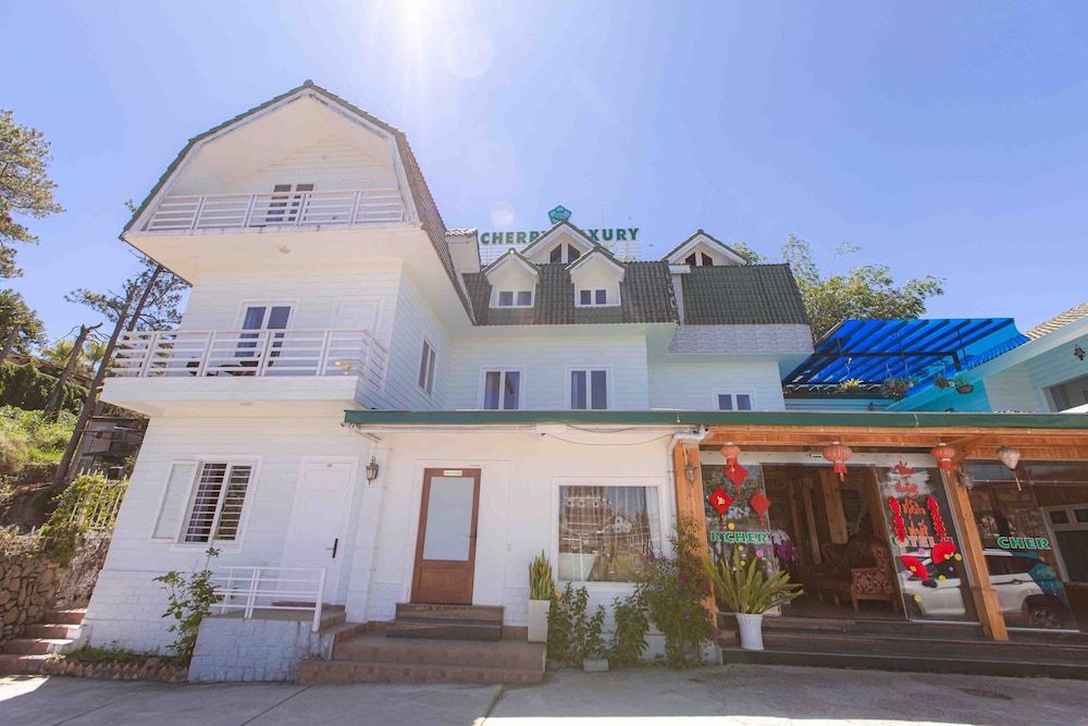 undefined Cherry Luxury Hotel 6