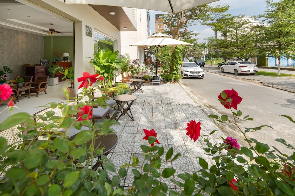 undefined Tashi Hotel 3