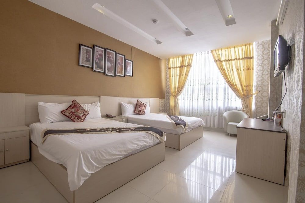 undefined hong tam 4