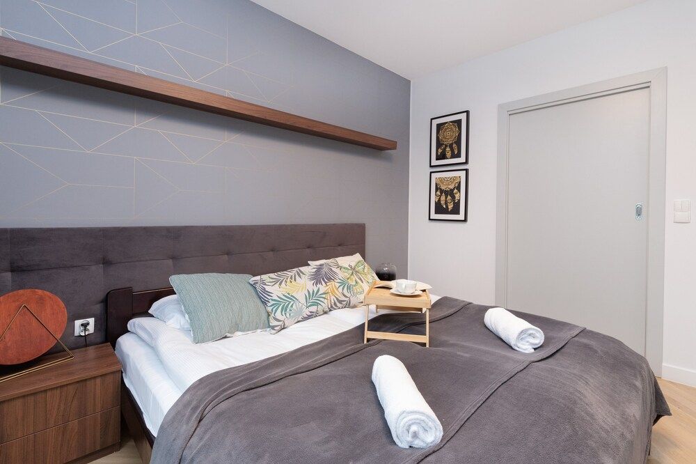 Business Flat Oliva by Renters Prestige Apartment, 2 Bedrooms, 2 Bathrooms 3