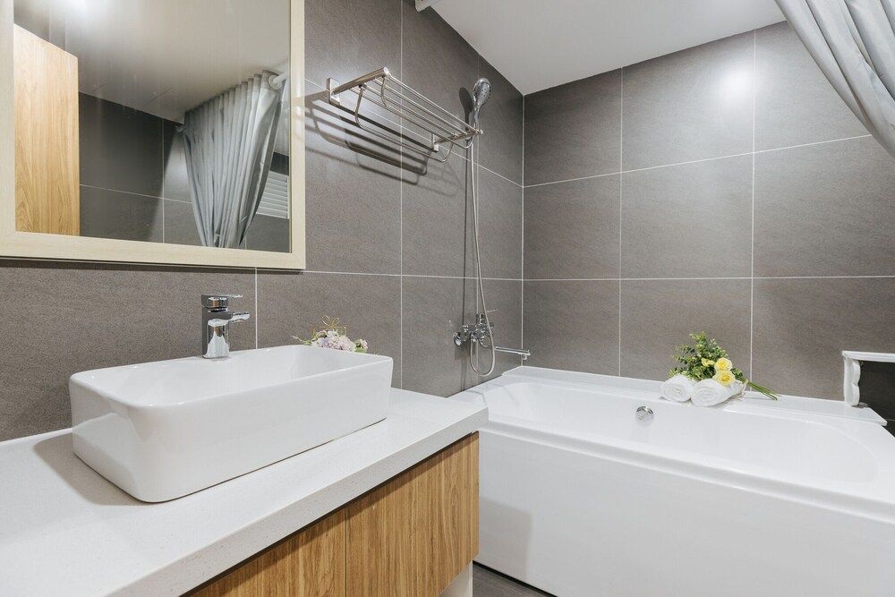 Myrcella Urban Studio Signature Apartment 22