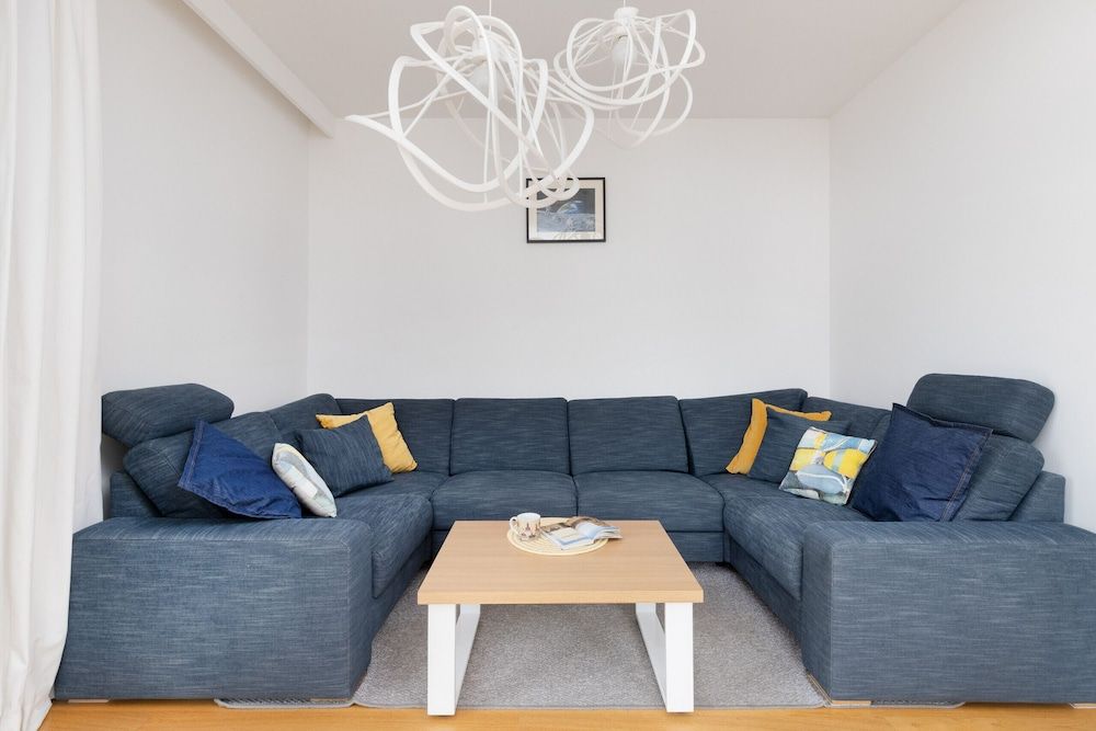 undefined Apartment in the Clouds by Renters 8