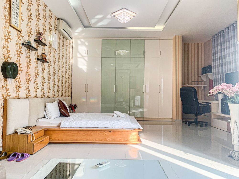 undefined Lucky Hotel 2