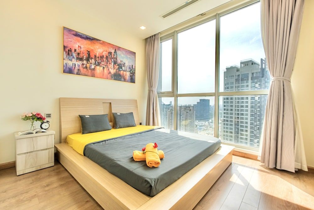 undefined VINHOMES CENTRAL PARK - Saigon Apartment 3
