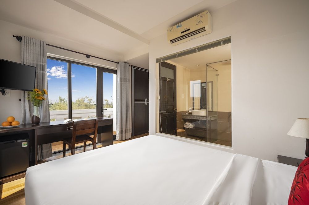 undefined Hotel Front Beach 4