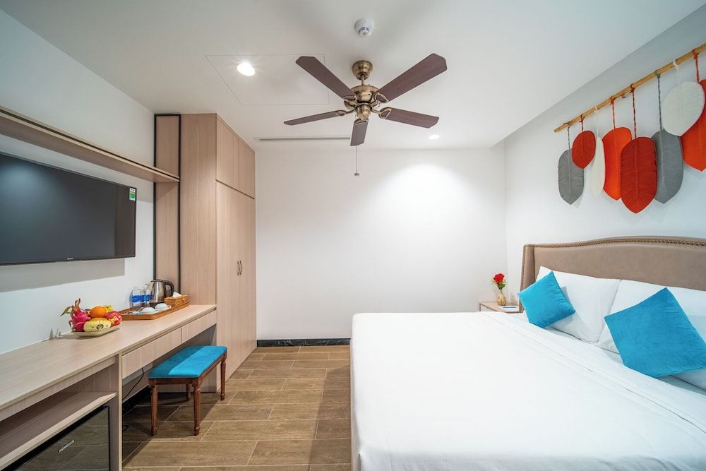 Roma Hotel Phu Quoc Raya, 1 King Bed without Window 4