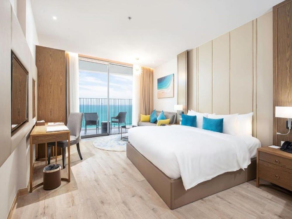 Deluxe Room, 1 Queen Bed, Sea View