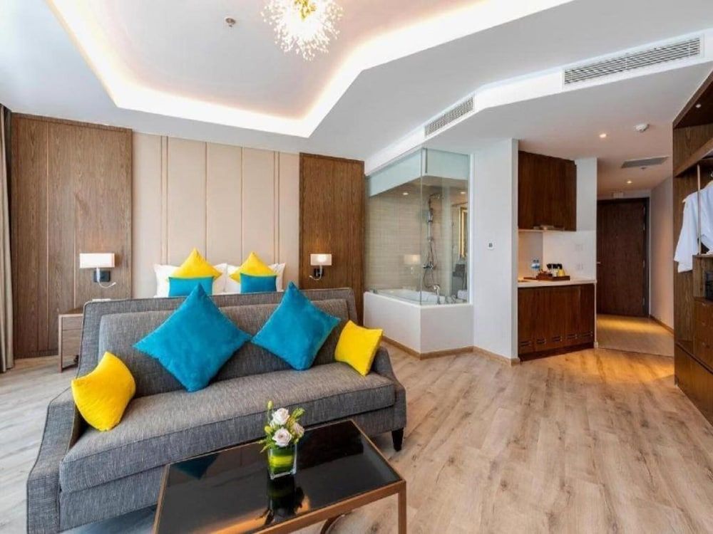 Premium Room, 1 Queen Bed, Bathtub, Sea View