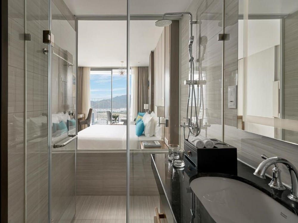 Deluxe Room, 1 Queen Bed, City View
