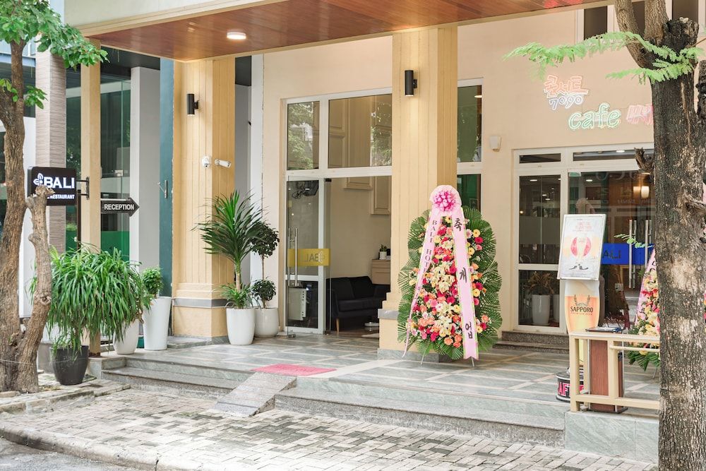 undefined Bali hotel 10