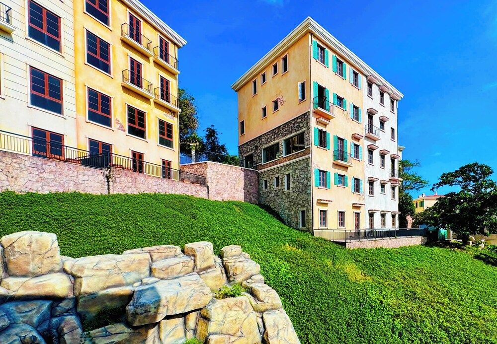 undefined ROVA105 HOTEL 2