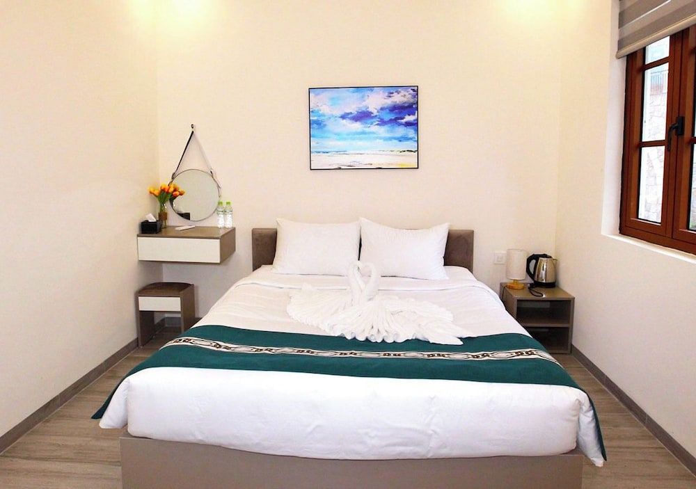 undefined ROVA105 HOTEL 8