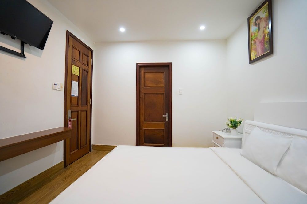 SeaColor Beachstay Danang Hotel Haviland Standard Double Room 8