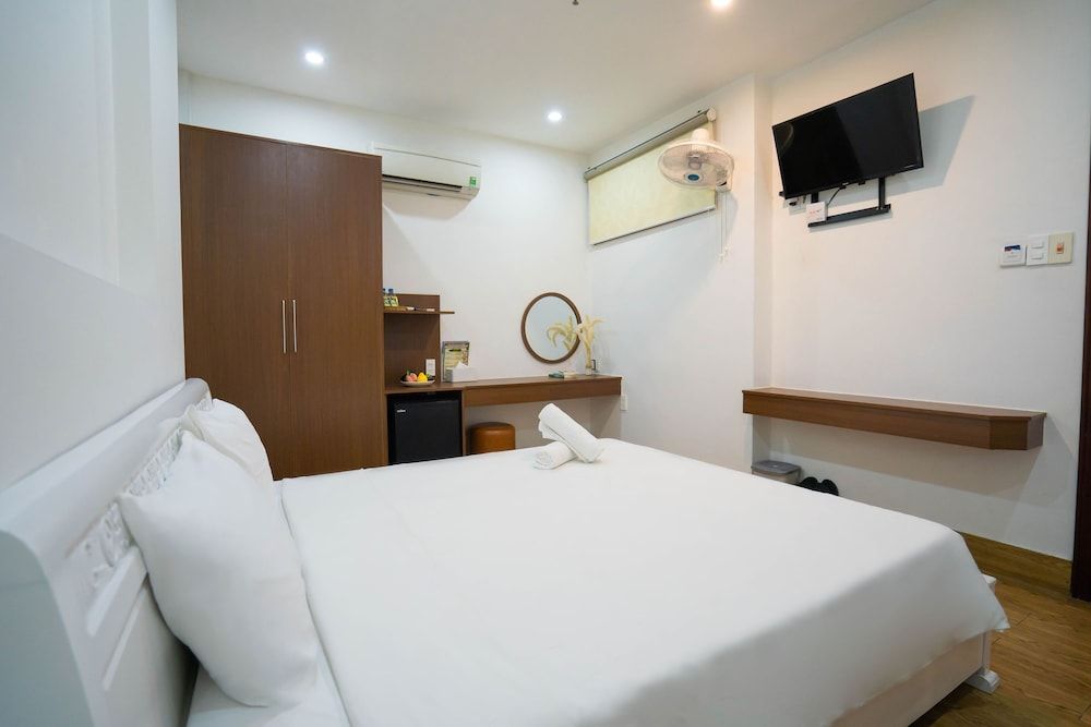 SeaColor Beachstay Danang Hotel Haviland Standard Double Room 3