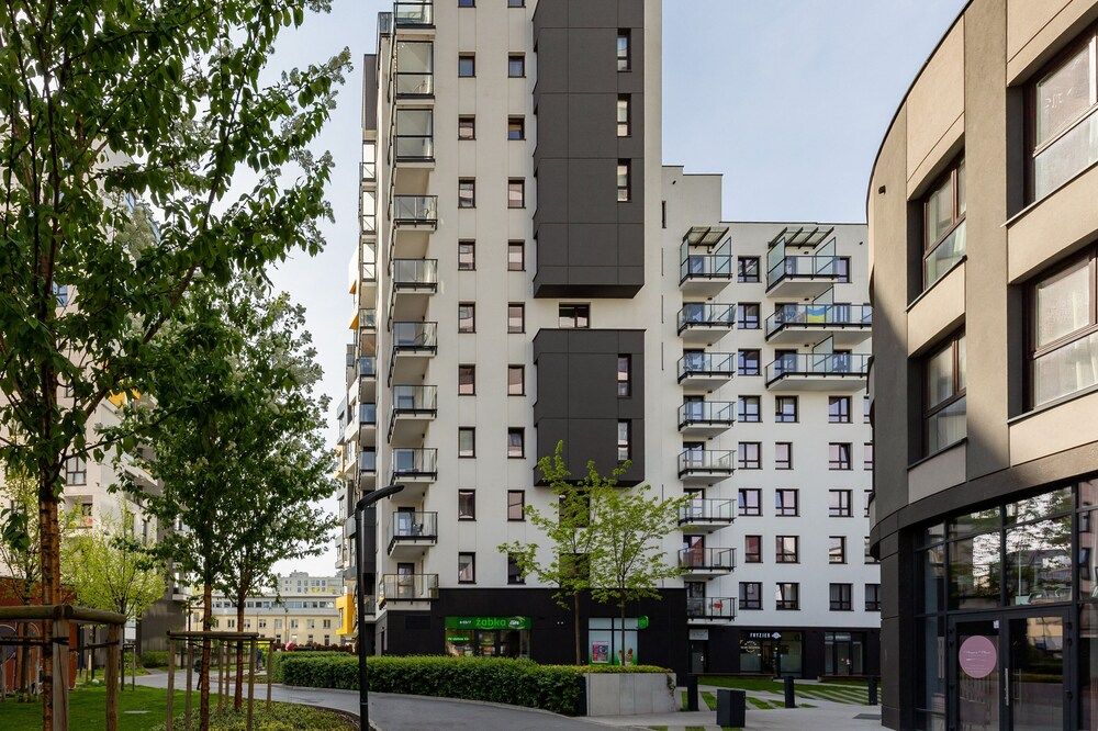 undefined Metro Płocka Apartment Warsaw by Renters 5