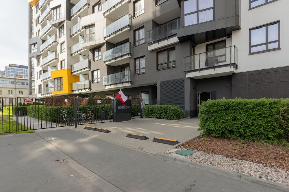 undefined Metro Płocka Apartment Warsaw by Renters