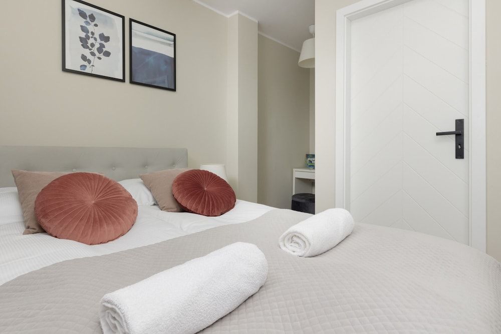 undefined Pet Friendly Apartment by Renters 6