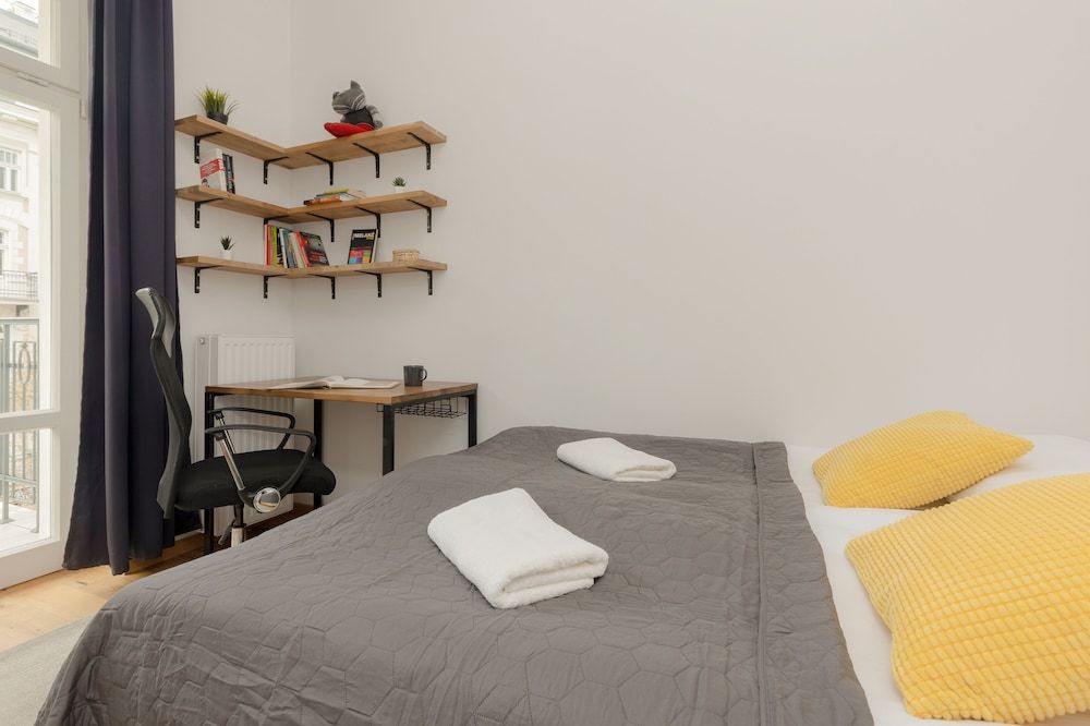 undefined Apartment Warsaw's Praga by Renters 9