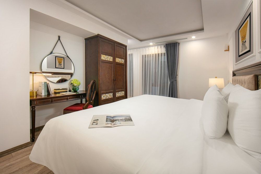 Gloud Hotel Deluxe Room 8