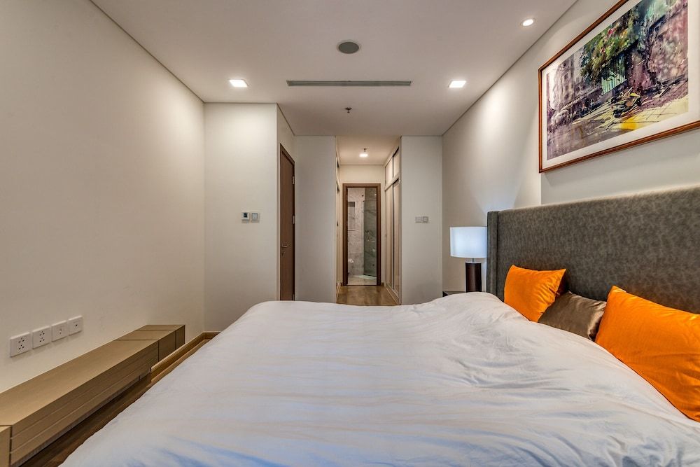 DongDong Skyview APT in Landmark81 Tower Apartment, 3 Bedrooms, Balcony, City View 10