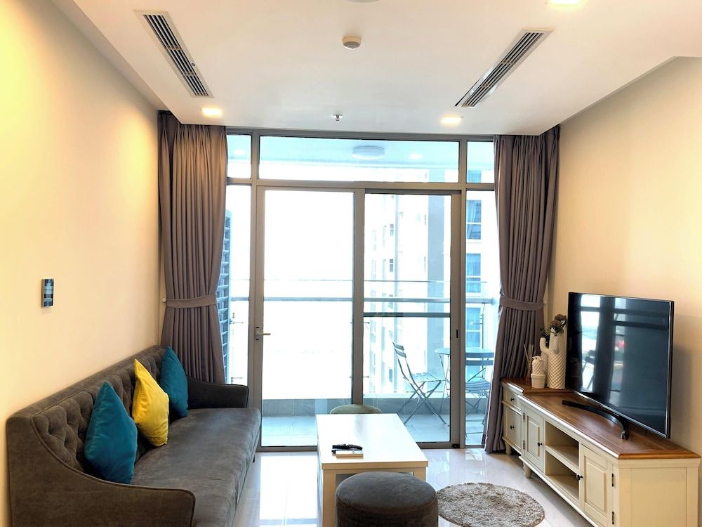 undefined DongDong LUX APT - Vinhomes Central Park 4