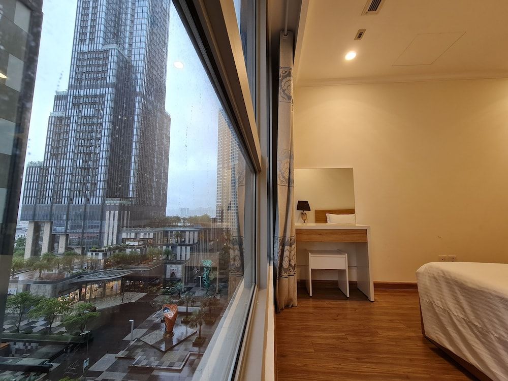 undefined DongDong LUX APT - Vinhomes Central Park 9