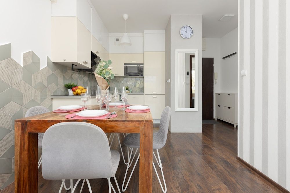 undefined Bright Warsaw Apartment by Renters 3