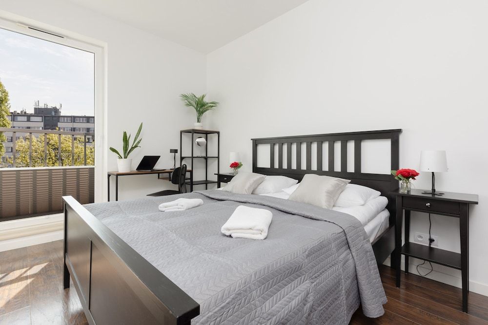 undefined Bright Warsaw Apartment by Renters 10