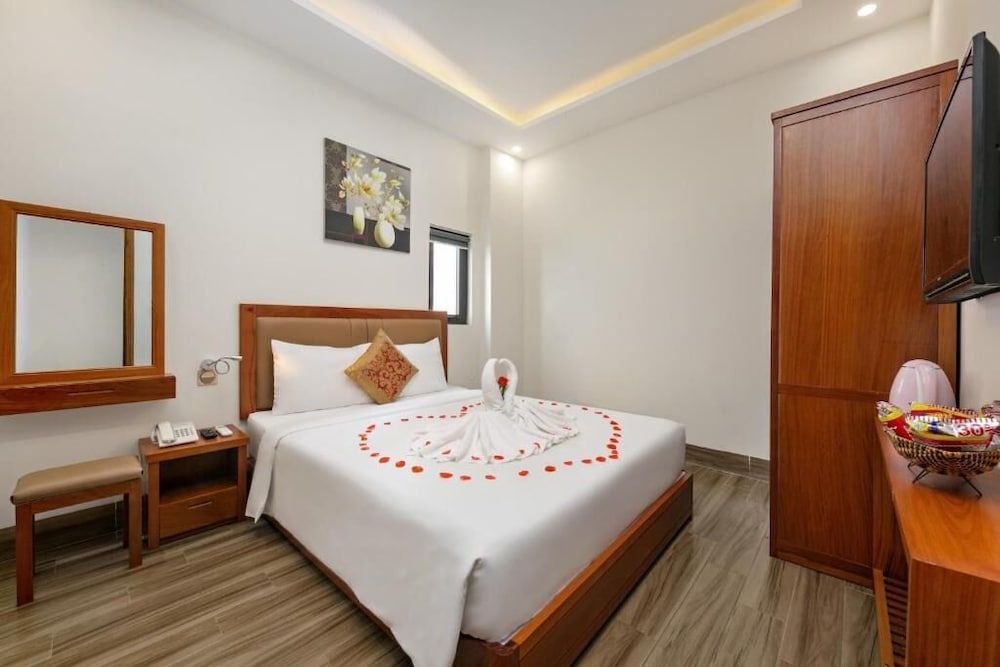 undefined Ngoc Han Hotel 4