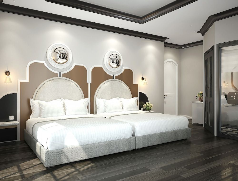 undefined Le Bonheur Hotel 5