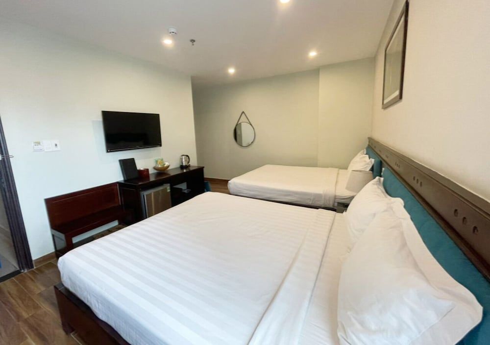 Yuni Hotel And Apartment Panoramic Triple Room